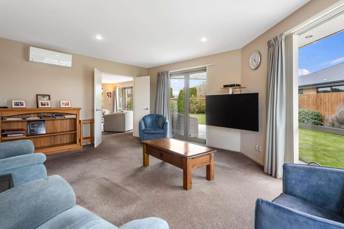 17 Acacia Avenue_3