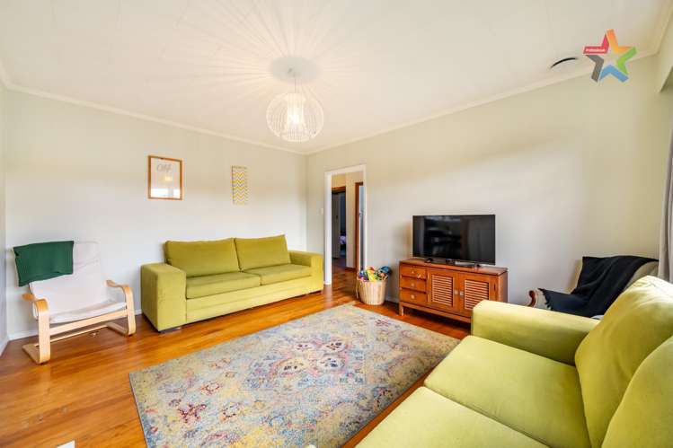 3 Gibbs Crescent Wainuiomata_9