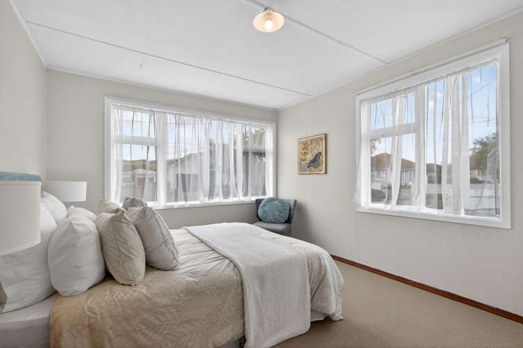 16 Hodgins Grove Naenae_6