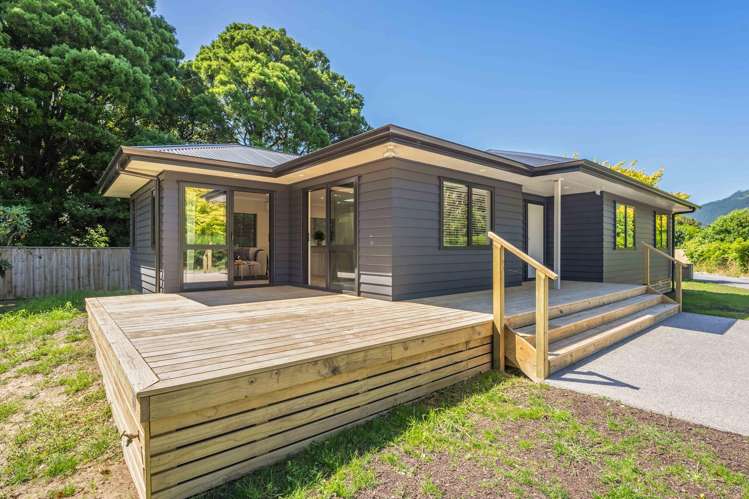 62 Awanui Drive Waikanae_22