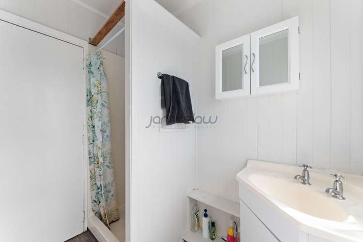 44 Chippendale Crescent Birkdale_3