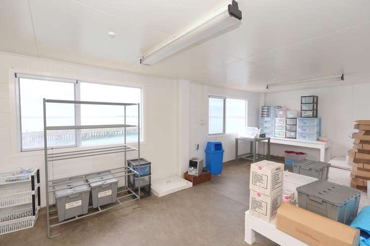 4 Foreshore Road Bluff_19
