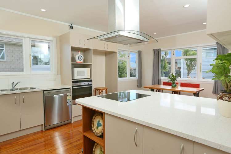 72 Te Atatu Road Te Atatu South_8