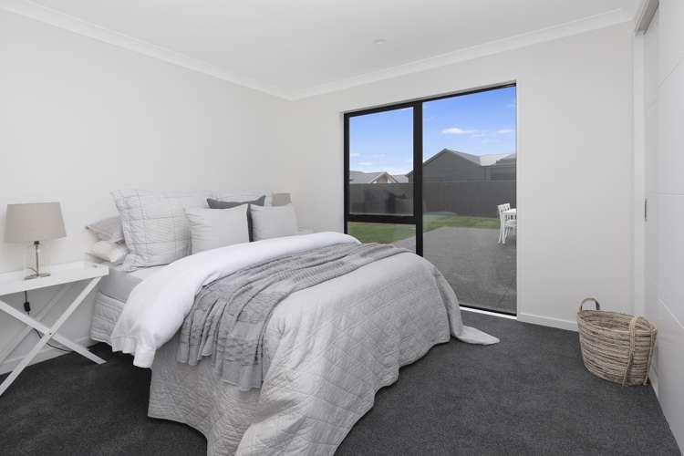 22 Verdeco Boulevard Lincoln_17