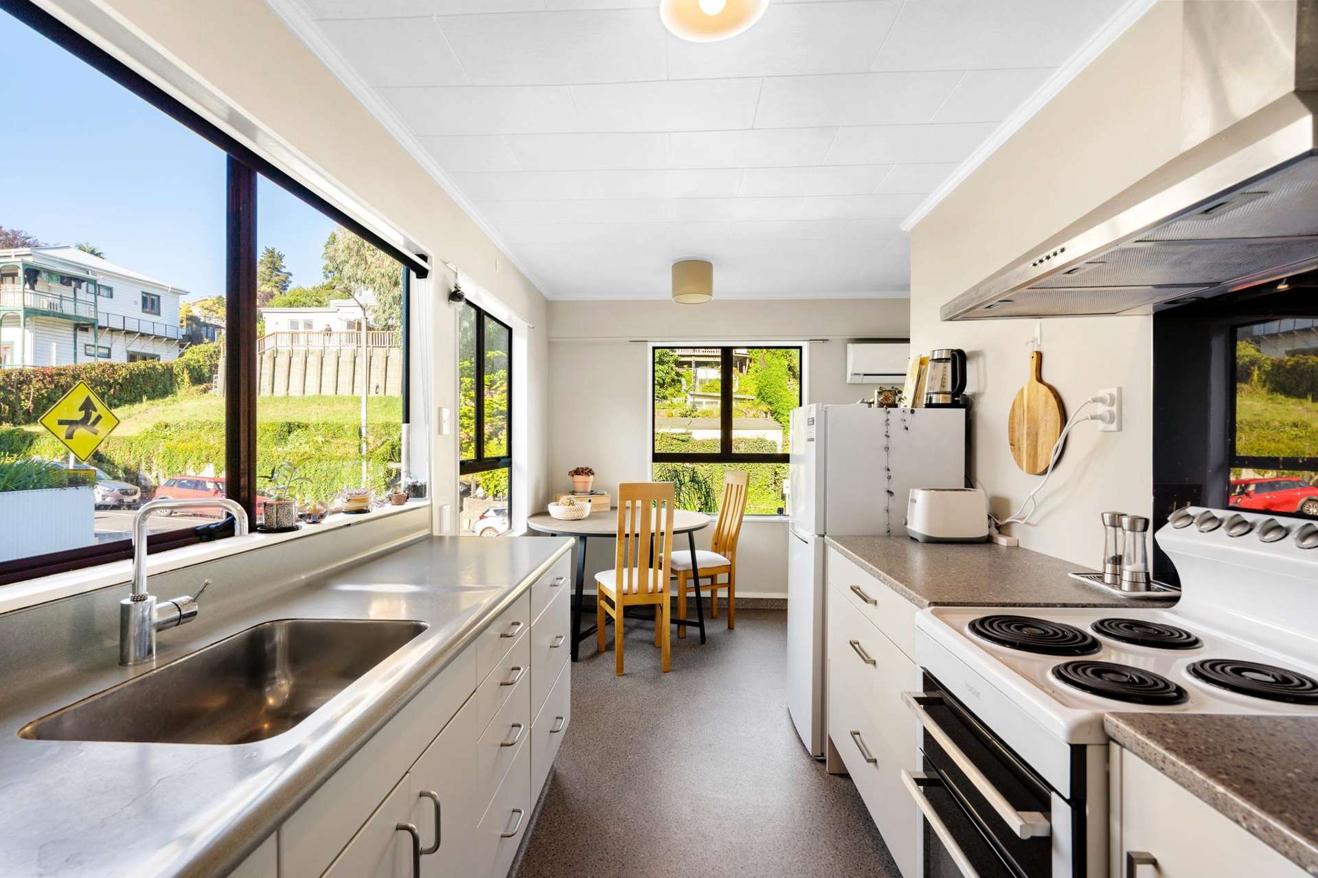 2/77 Shakespeare Road Bluff Hill_0