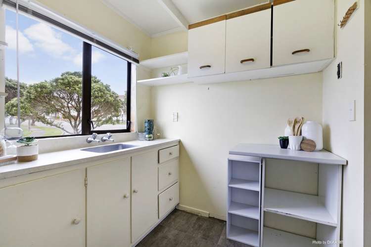 132 Akaroa Drive Maupuia_6