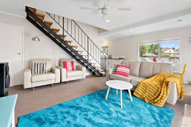 2/109 Wattle Farm Road Wattle Downs_1