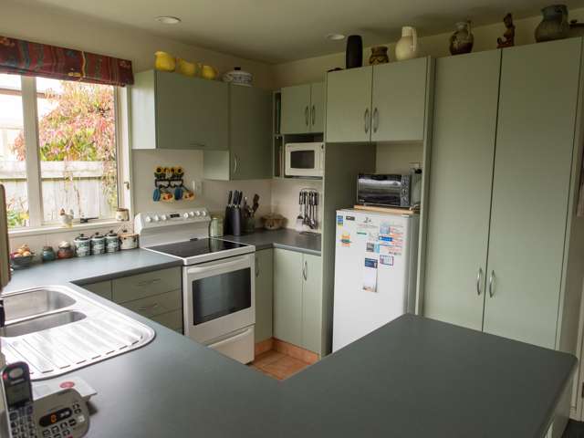 155 Pages Road Marchwiel_2