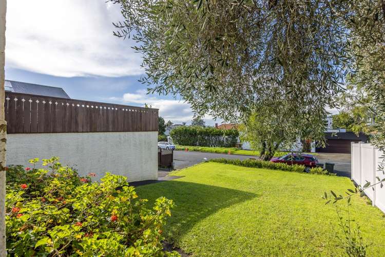 18 Kurahaupo Street Orakei_16