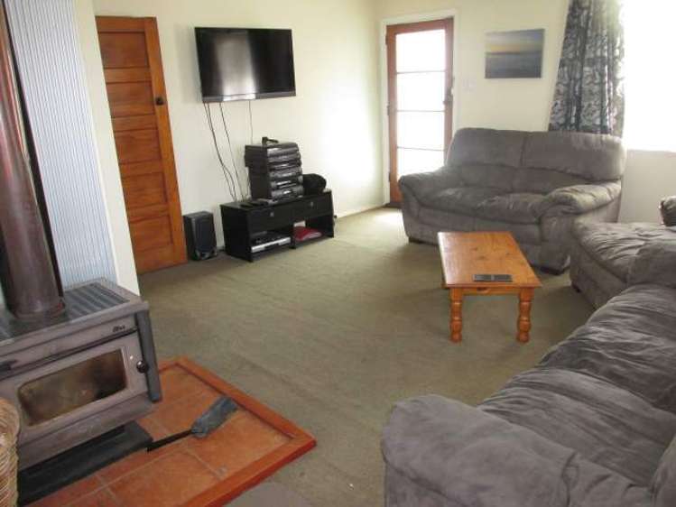 2 Plaskett Street Reefton_9