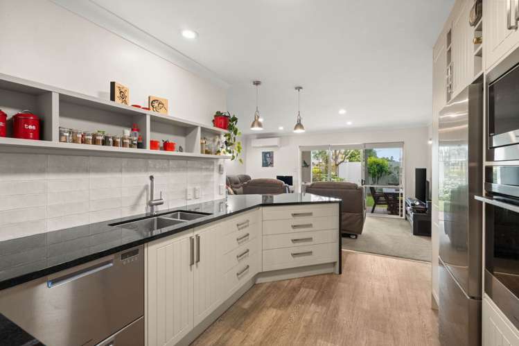 53/111 Santa Monica Drive_2