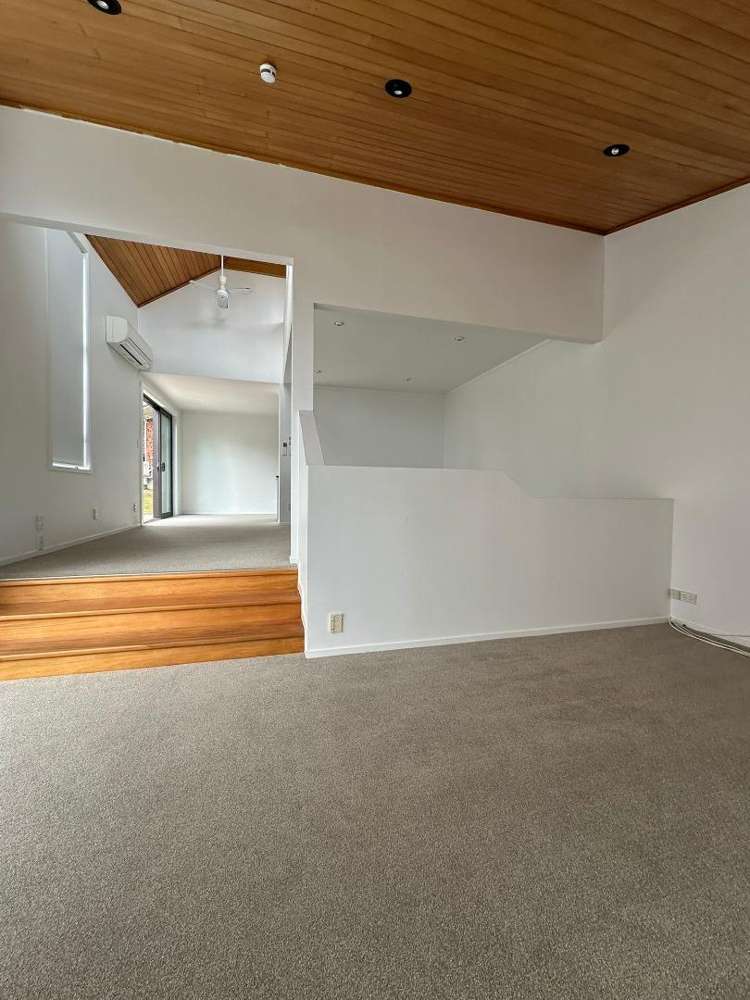 5b Himalaya Crescent 1708_5