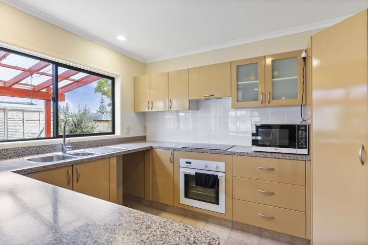 2 Erne Crescent East Tamaki_8