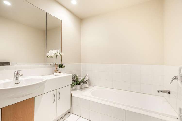 9/8 Tobago Place Sunnynook_13