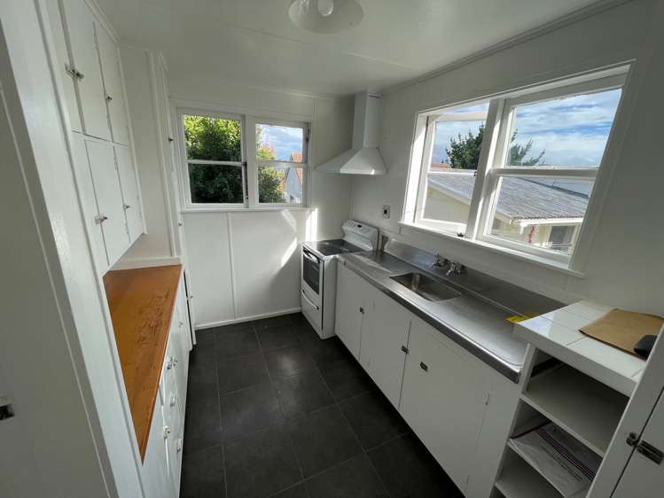6 8 & 8A Huxley Place_16