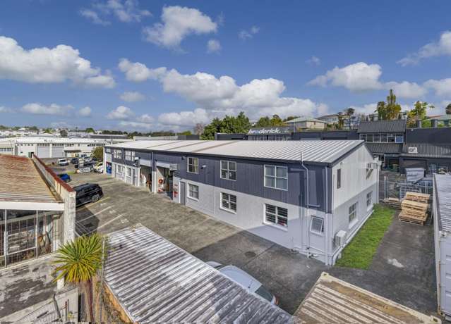 7 Colway Place Wairau Valley_1