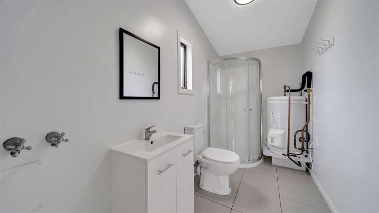 35 Avro Crescent Hornby_18