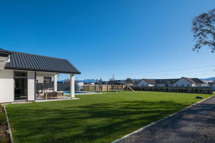 14 Waters Avenue Burleigh_27