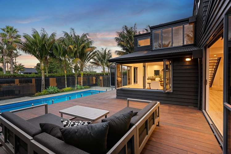 6 Birchwood Grove Greenhithe_21