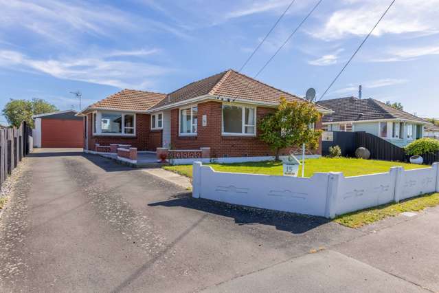 15 Carisbrooke Street Aranui_1