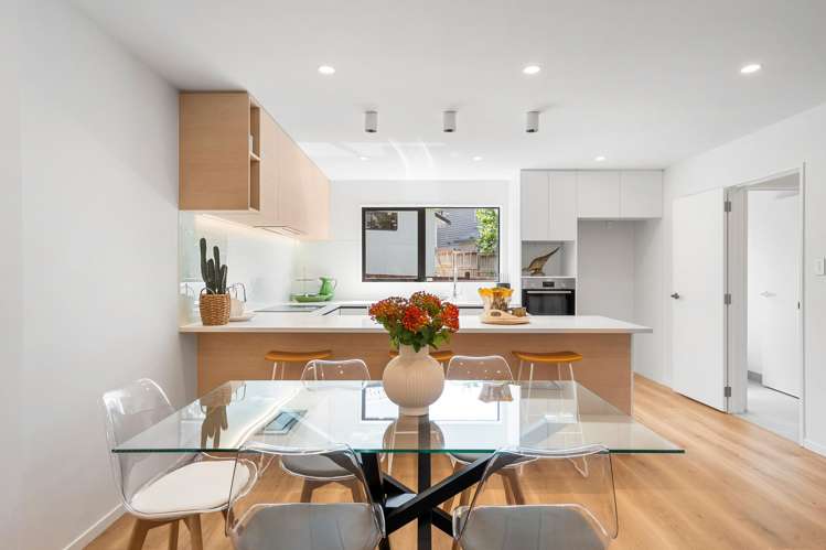 9/26 Morton Avenue Forrest Hill_8