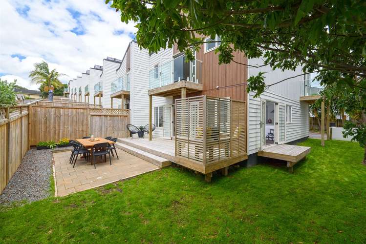 1/14 Fields Parade Oteha_13