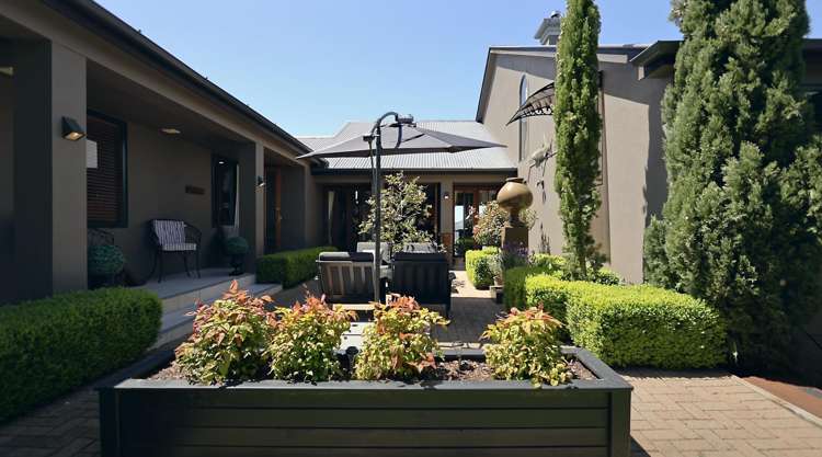 2/41 Mapara Road Acacia Bay_24