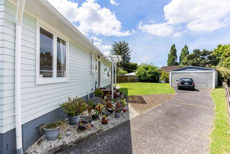 11 Crocombe Crescent Beach Haven_5