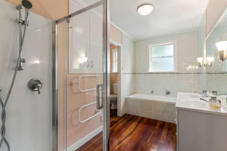 18 Triangle Road Massey_9