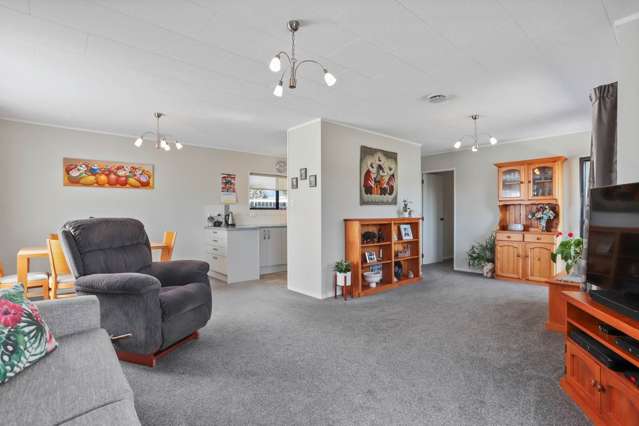 2/12 Miriam Corban Heights Henderson_4