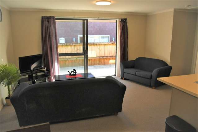 1/27 Hogan Street 1074_2