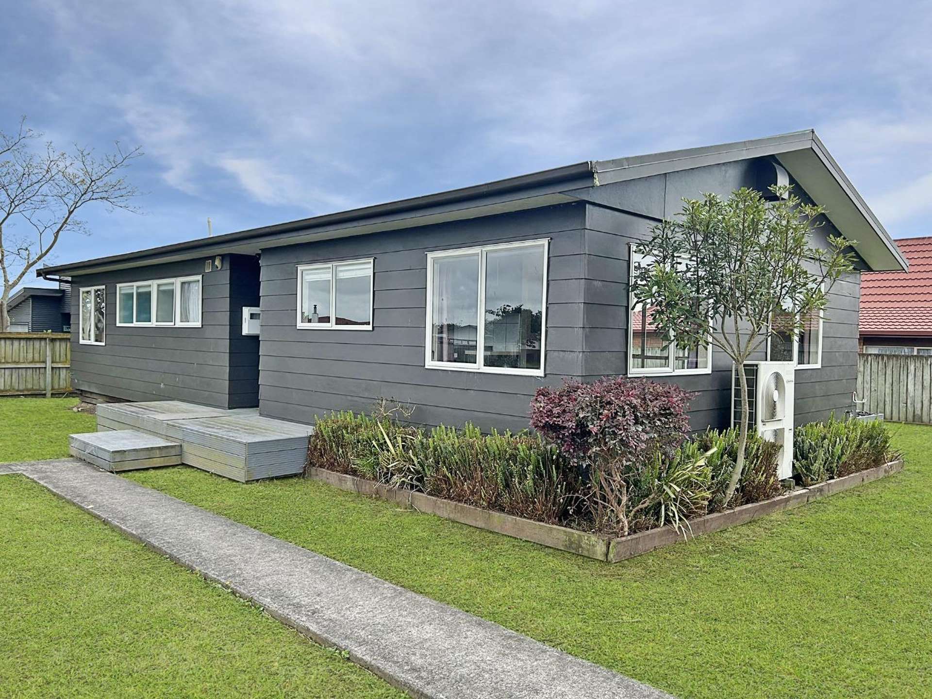 3 Fuller Close 10516_0