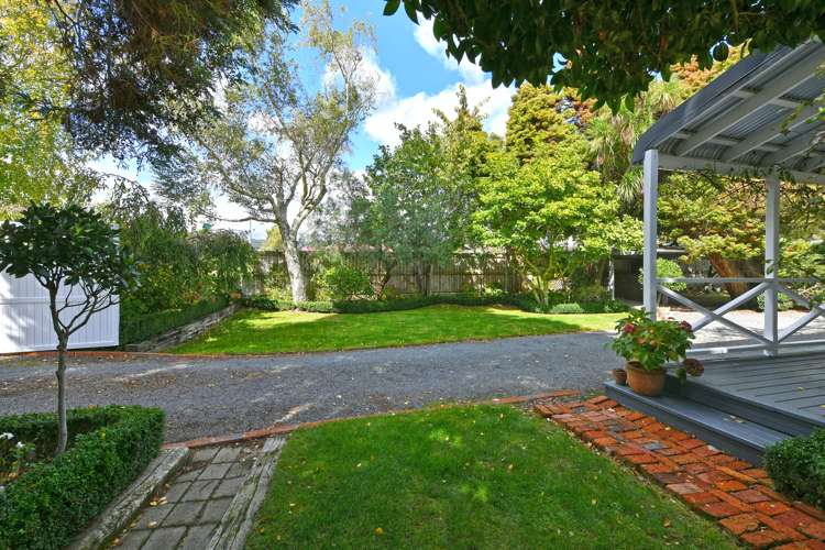 2 Barton Road Heretaunga_33