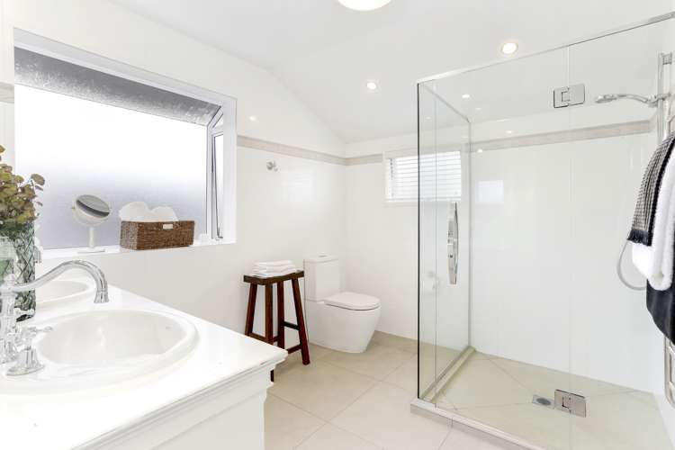 7 Hostel Access Road Eastern Beach_11