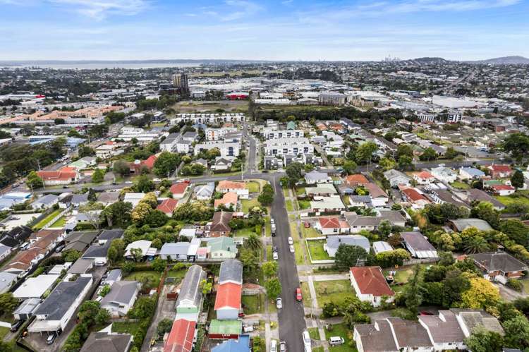 2/16 Craigbank Avenue New Lynn_16