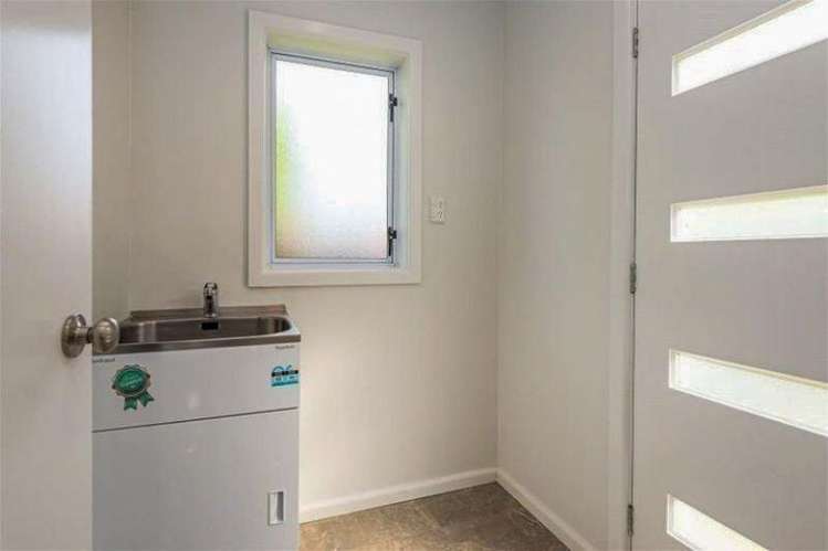 27 Bishopsworth St Hillsborough_11