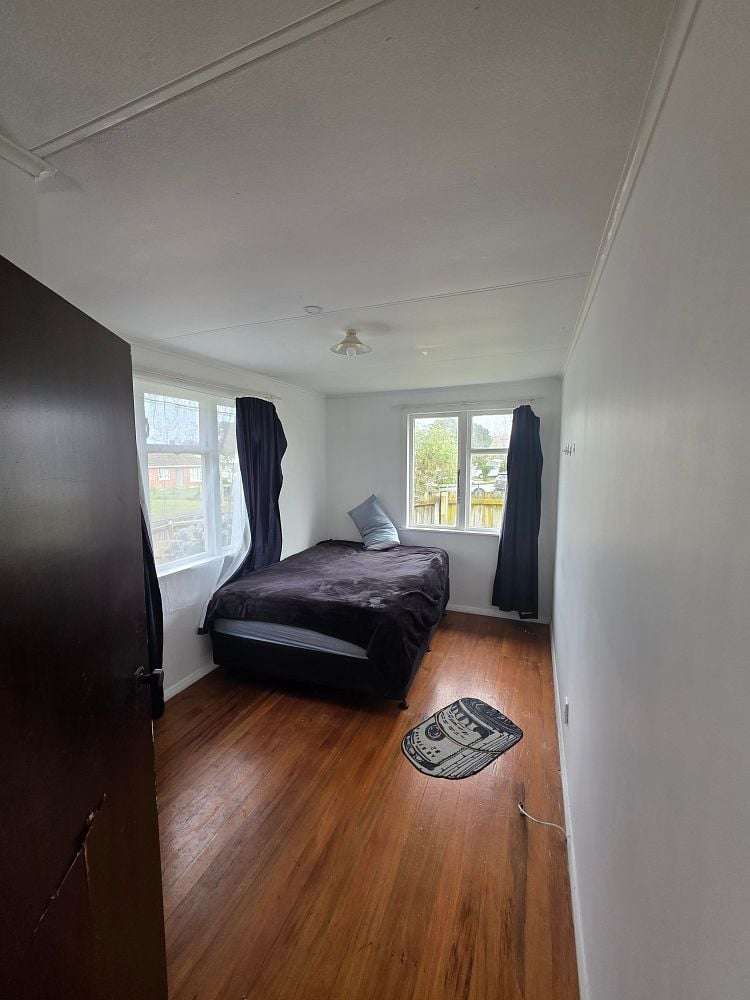 16 Clarkson Crescent Otara_7