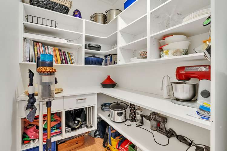 915 Harding Road Camberley_6