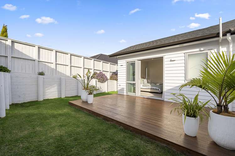 19 & 19A Surf View Crescent Red Beach_14