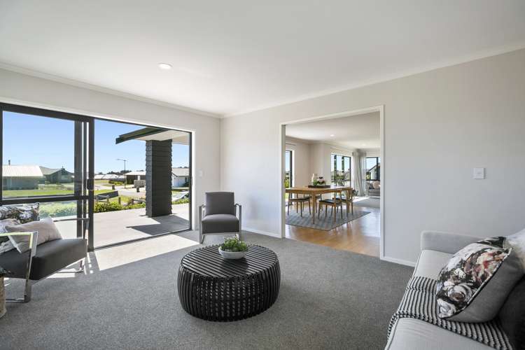 2 Oakmont Crescent Waiwhakaiho_10