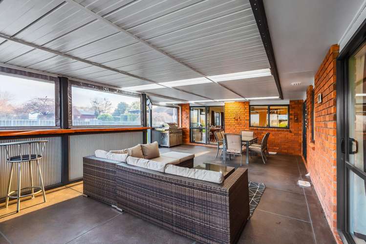 8 De La Mare Drive Leamington_11