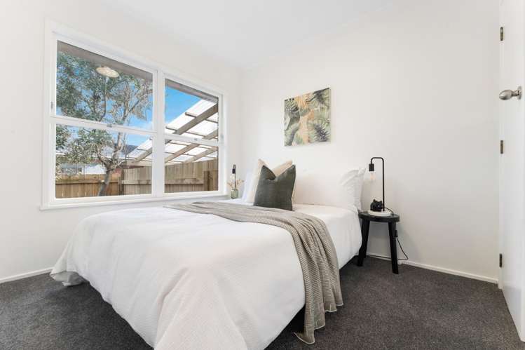 2/14 Kapiti Place Sunnynook_7