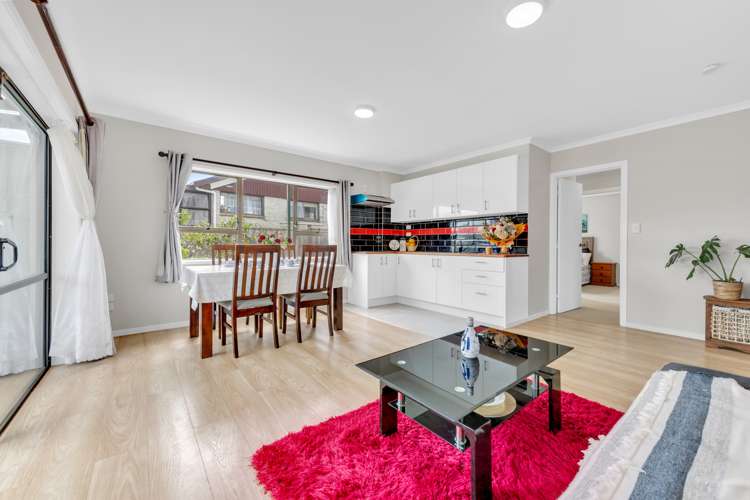 1/39 Hedge Row Sunnyhills_13