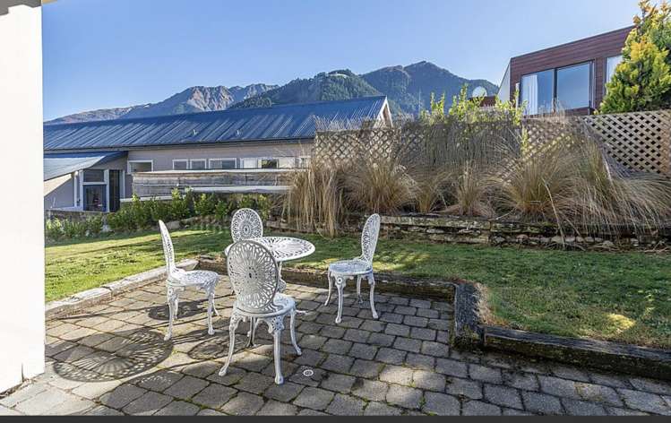 1/42 Hallenstein Street Queenstown_9