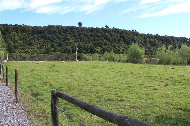 317 Blue Spur Road Hokitika_13