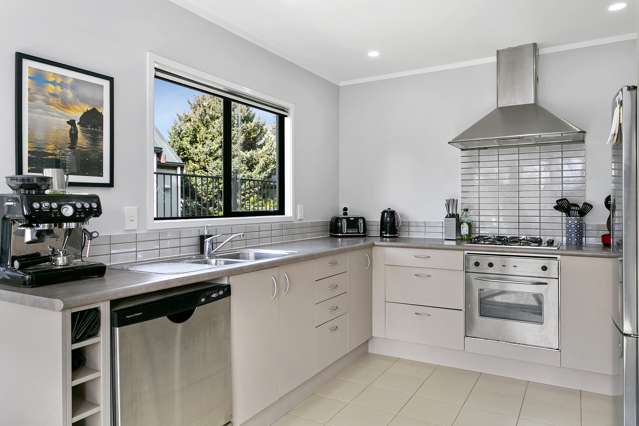 7 Abbey Way Rangatira Park_3