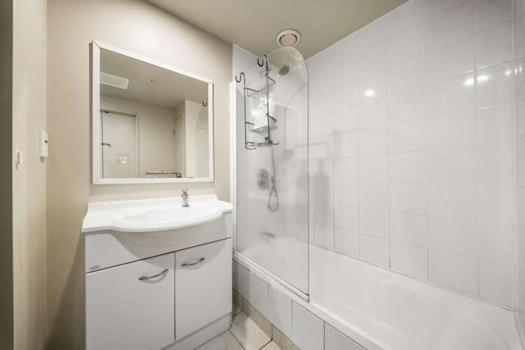 2A/10 Crown Lynn Place New Lynn_15