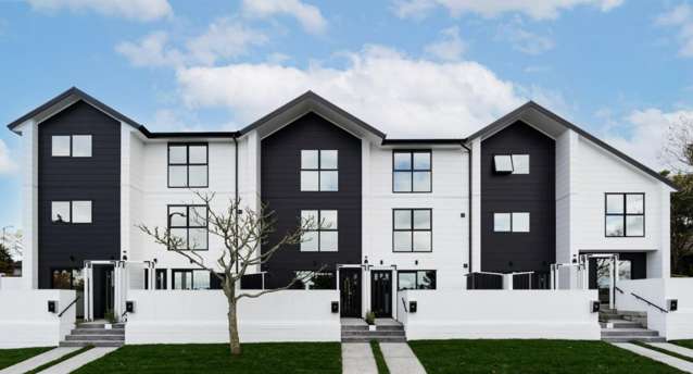 2 bedroom townhouse in Massey