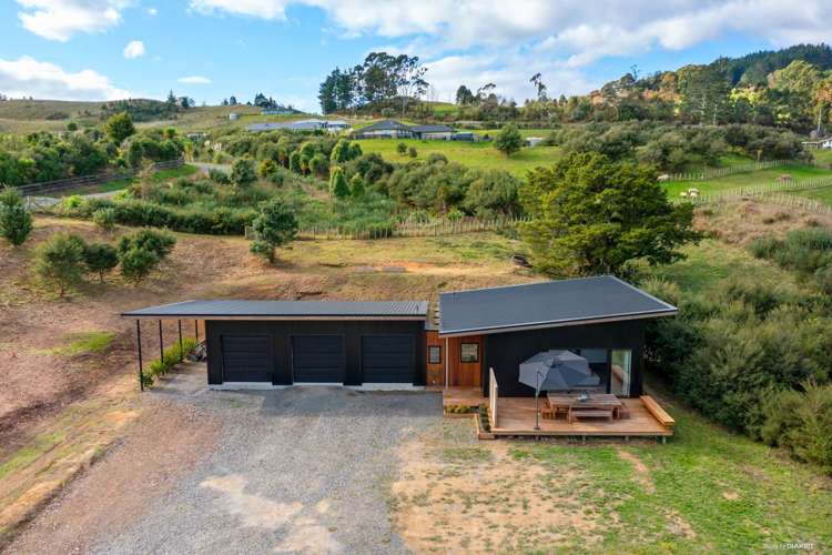 18 Niccone Place Bombay_16