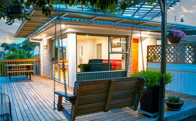2/4 Noumea Place Mairangi Bay_9